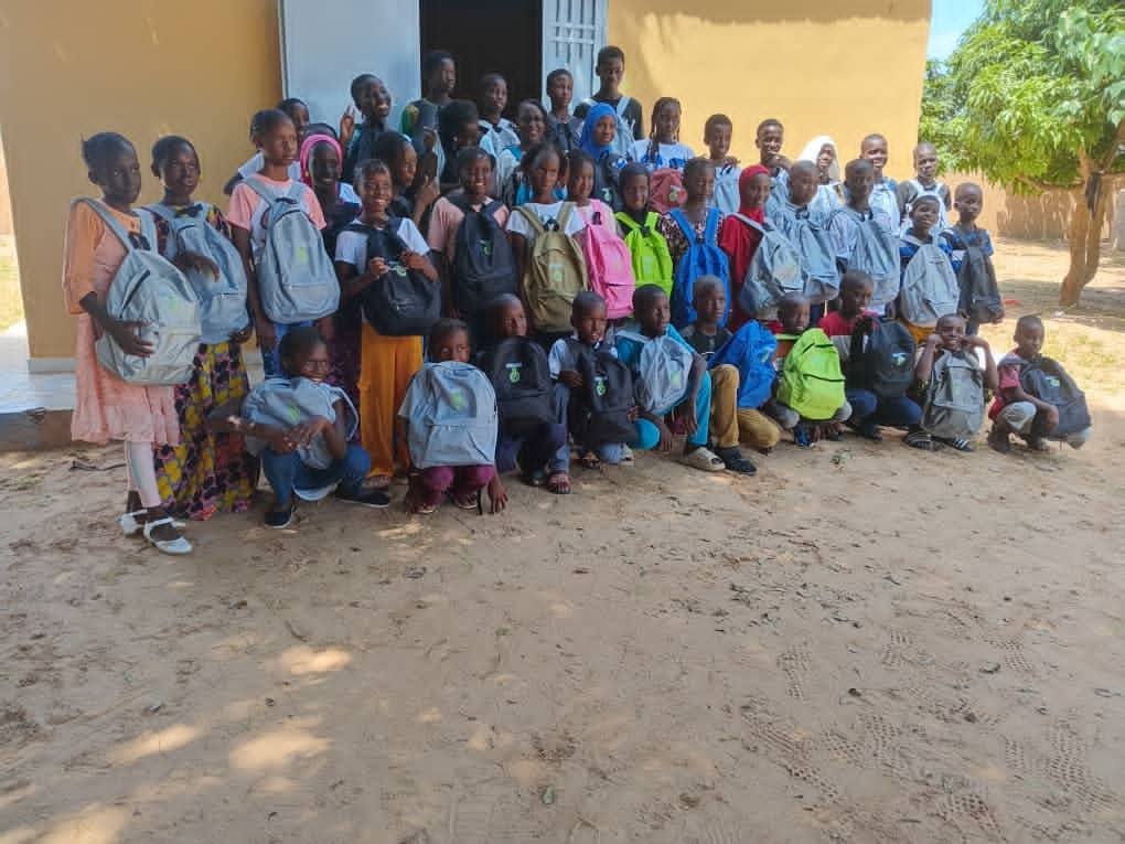 Cérémonie de distribution des fournitures scolaires à Pire