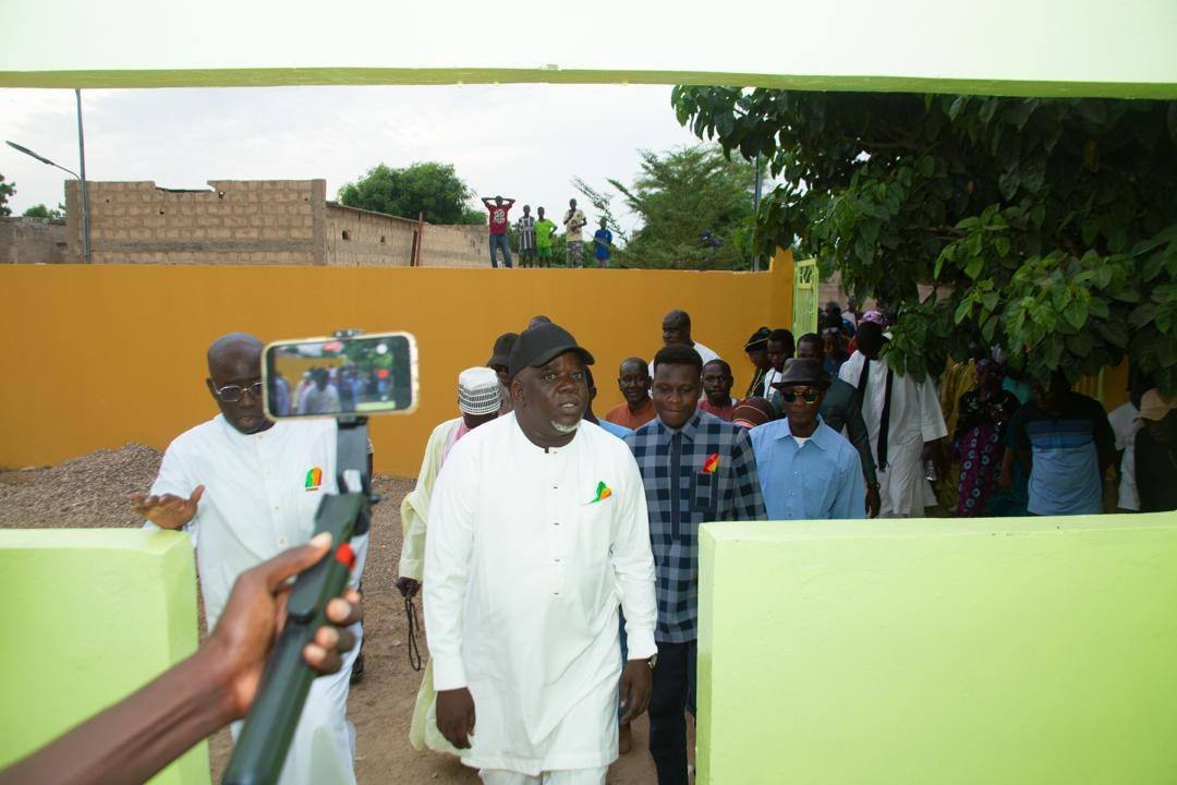 Entrée de la case de santé de Ndjiegueufje